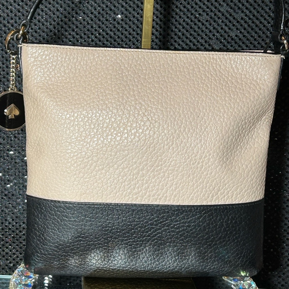 Kate Spade Black and Cream Pebbled Leather Shoulder Bag 11” x 10” NWOT - Picture 3 of 17